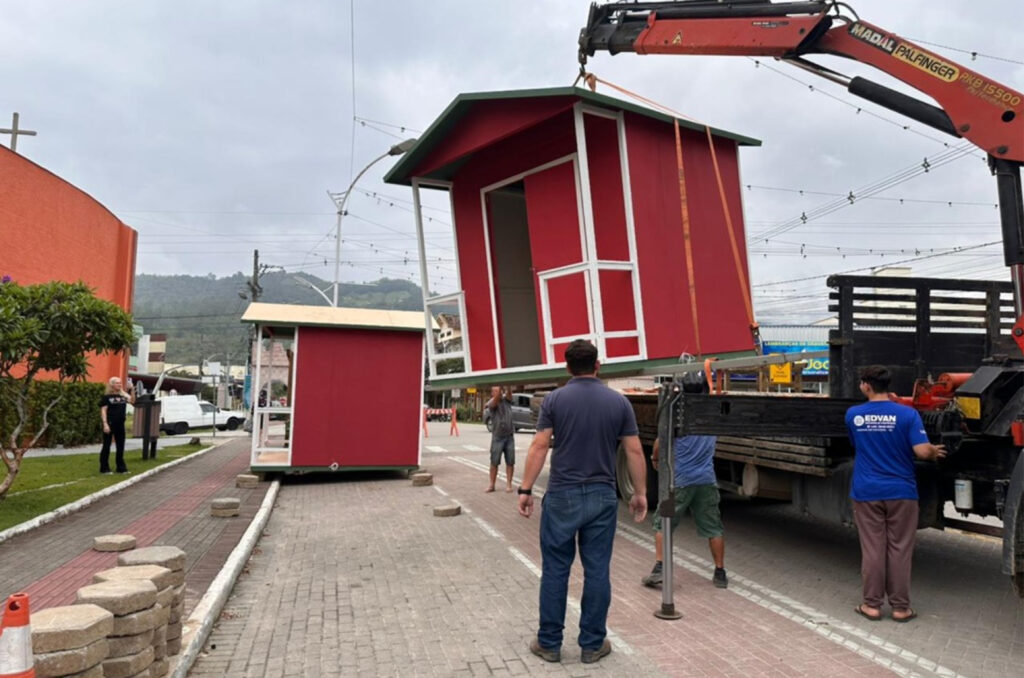 Vila de Natal começa a ganhar forma em Gravatal