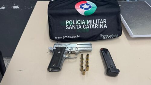 Imóvel é cercado e suspeito preso após disparo de arma de fogo e depredação no Norte da Ilha