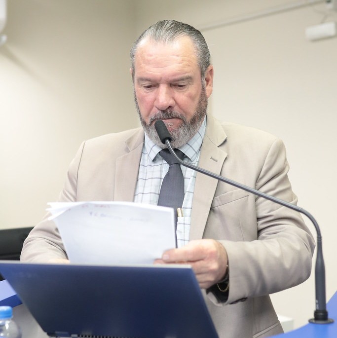 Contrato do lixo: Vereador questiona renovação milionária com a antiga Serrana após críticas da prefeitura