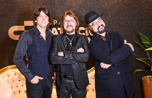 Ingressos gratuitos para musical Bee Gees Alive em Florianópolis serão distribuídos na UFSC