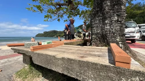 Praia de Itajaí recebe obras de revitalização para temporada de verão