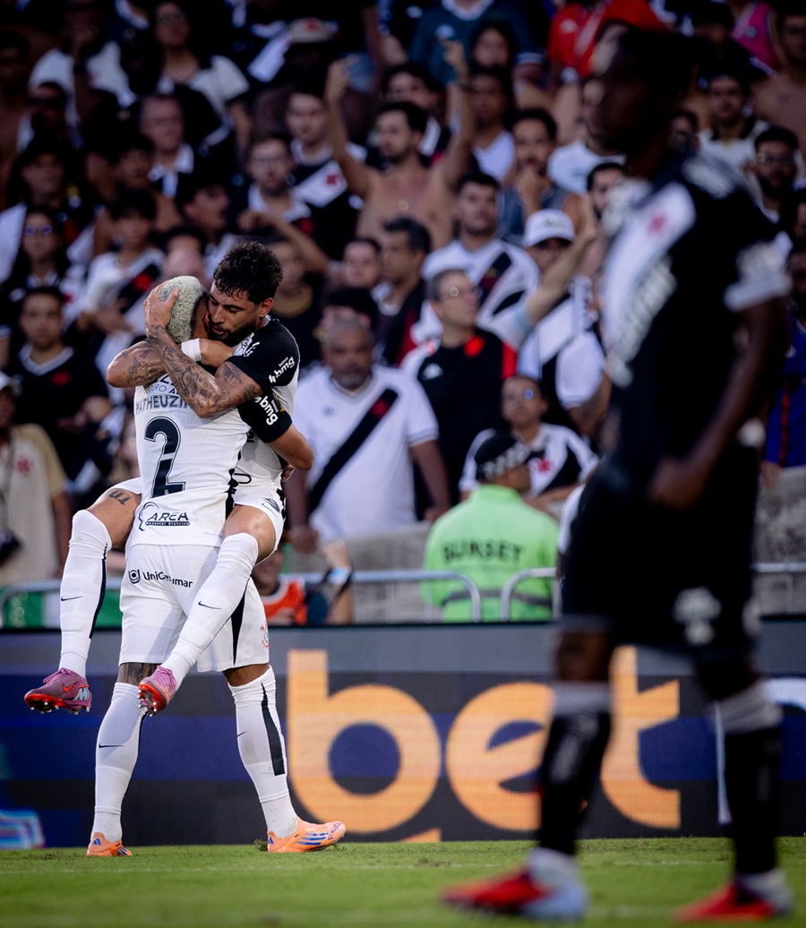 Corinthians supera Vasco e garante tetracampeonato da Copa do Brasil