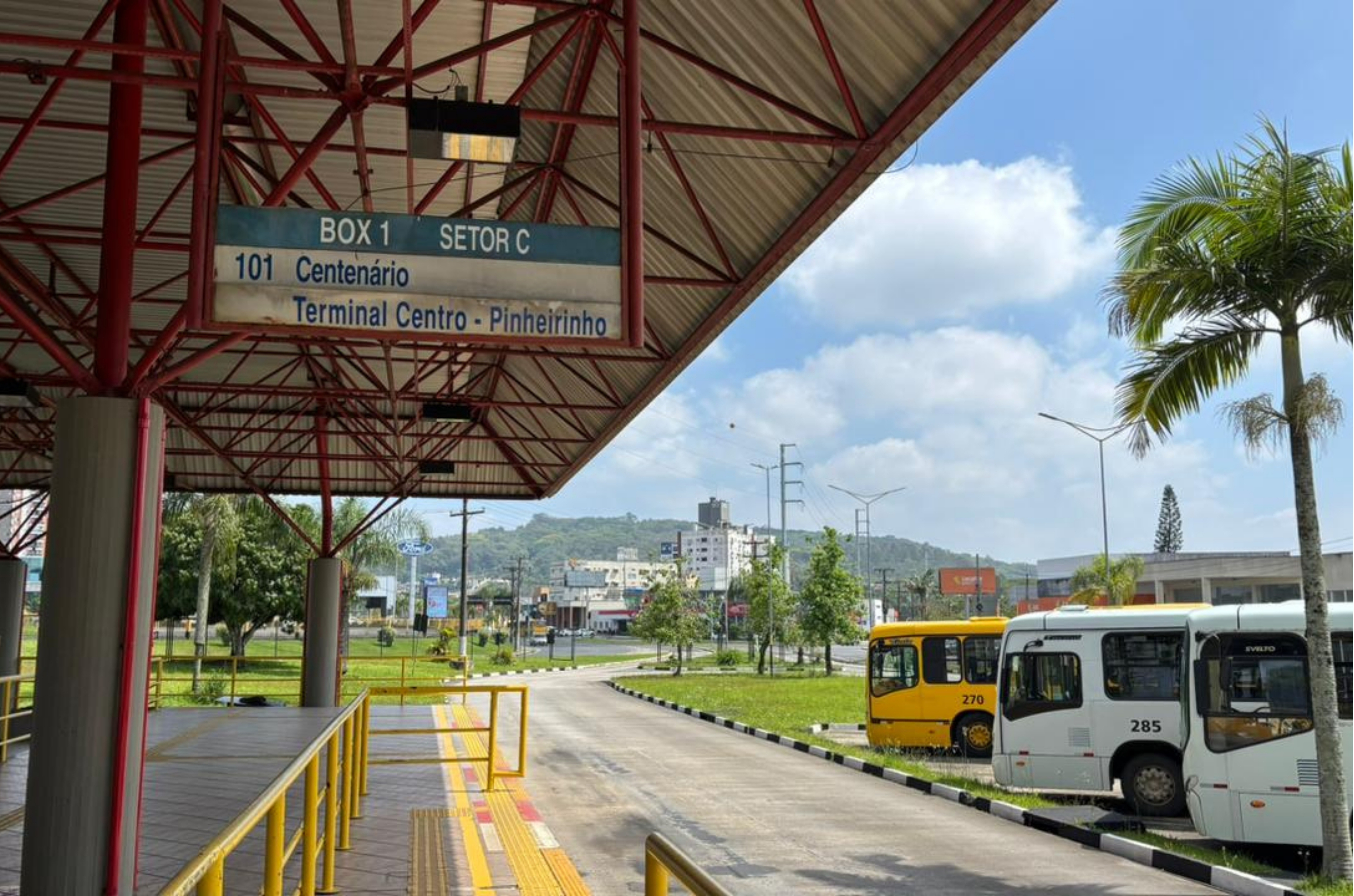 Alterações em linhas de ônibus no Renascer seguem após descarrilamento de trem