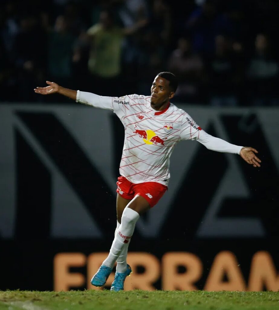 Avaí anuncia contratação do atacante Talisson para a temporada 2026