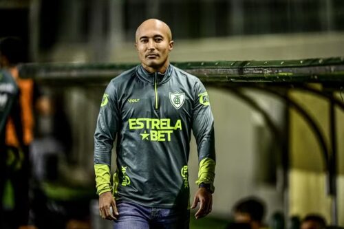 Avaí mira Cauan de Almeida para ser o técnico da próxima temporada