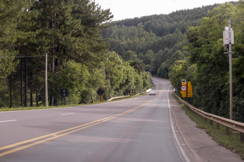 BR-116 receberá 18 novos pontos de fiscalização eletrônica para reduzir acidentes em SC