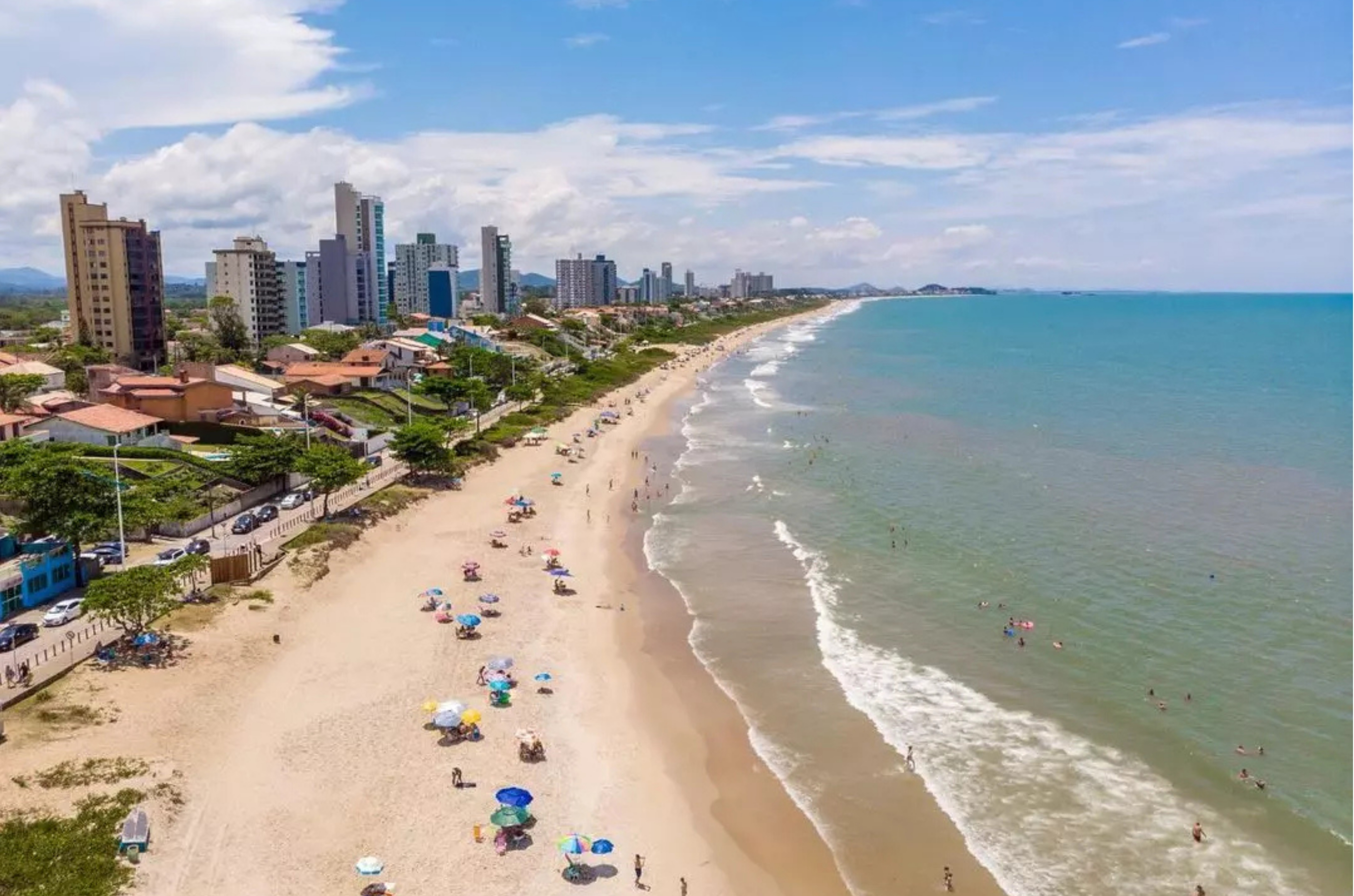 Balneário Piçarras hasteia Bandeira Azul e confirma 100% da orla certificada