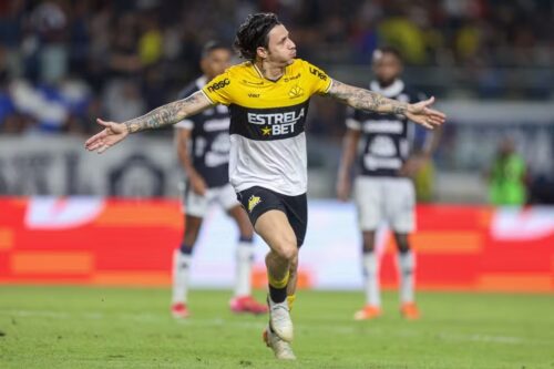 Chapecoense anuncia contratação do ex-Criciúma Jean Carlos para 2026