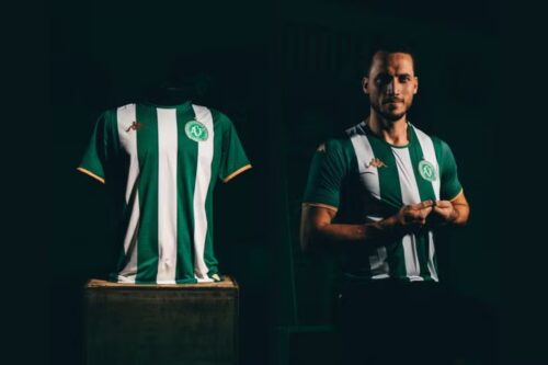 Chapecoense lança uniforme histórico com homenagem ao Atlético Nacional
