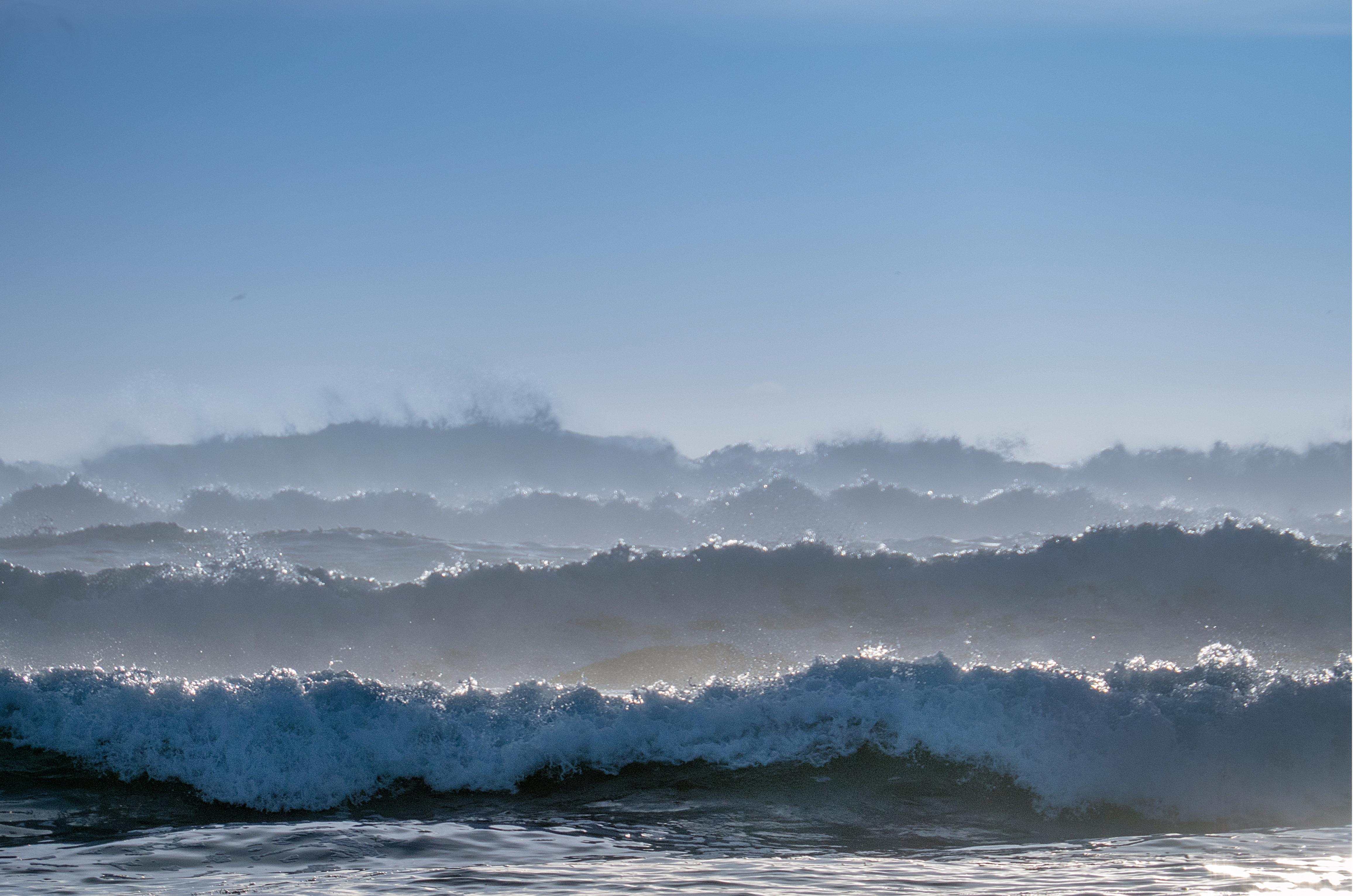 Ciclone mantém mar agitado e risco de ressaca em SC nesta quinta-feira