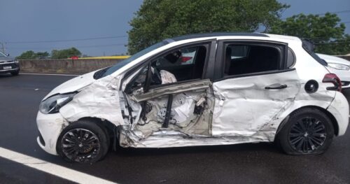 Colisão frontal entre três veículos mata homem de 60 anos na BR-101 em SC