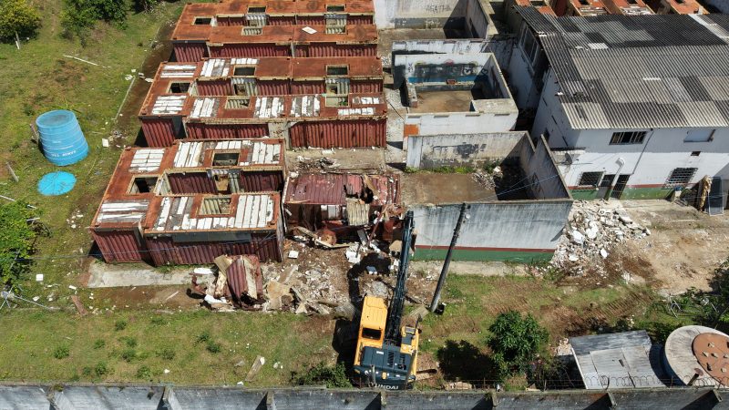 Começa a demolição da Penitenciária de Florianópolis