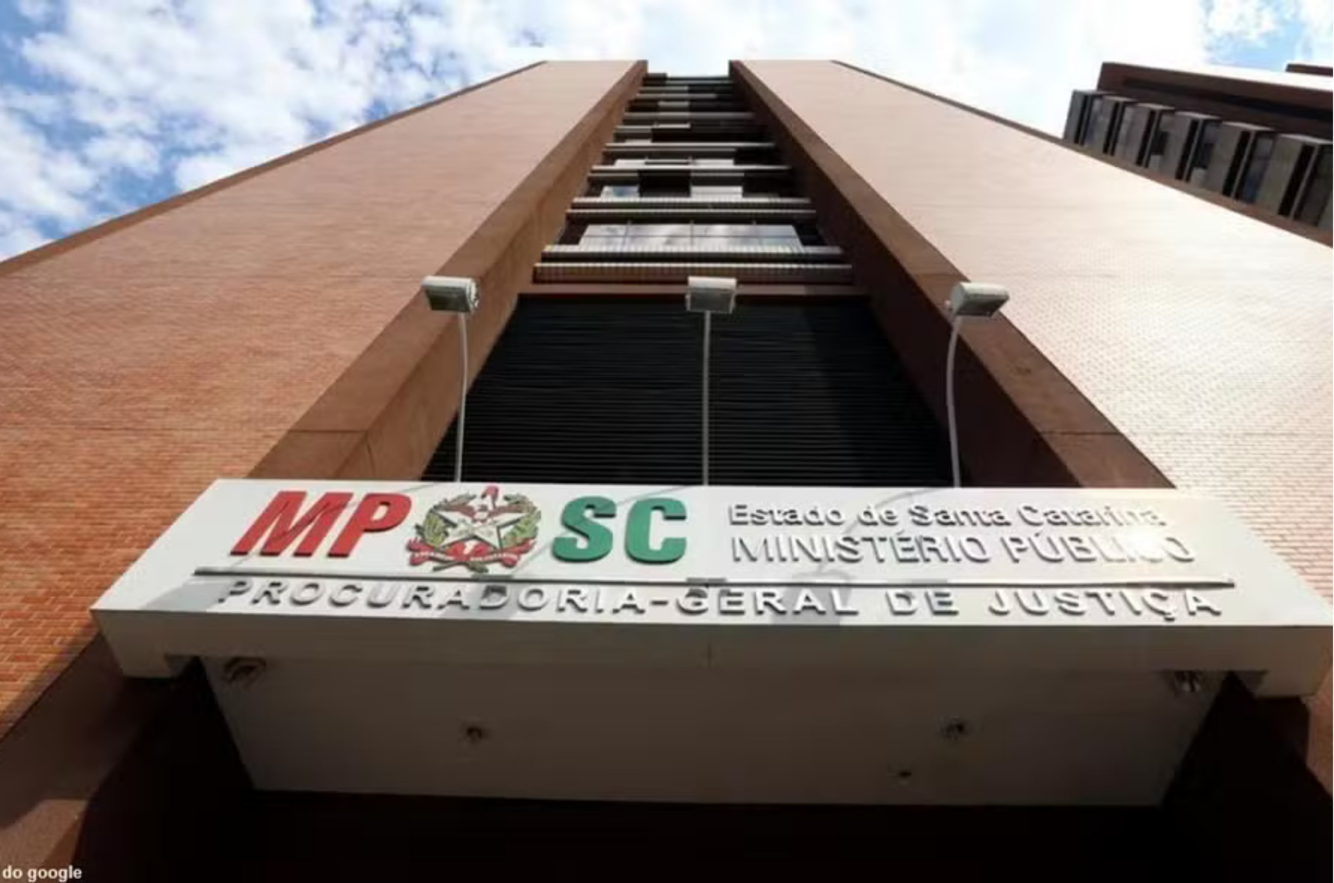 Concurso do MPSC oferece salário inicial de R$ 34 mil em SC
