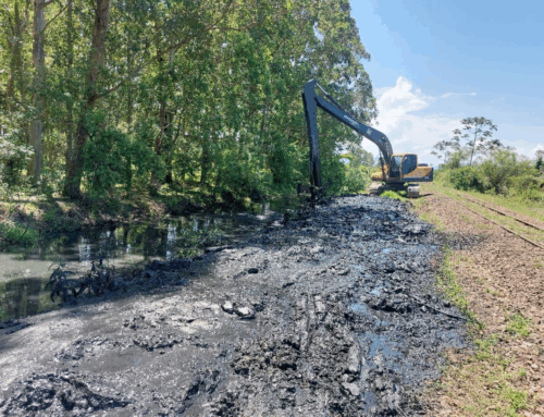 Defesa Civil de Tubarão intensifica limpeza de valas e córregos e conclui colocação de aduelas na Aldo Hülse