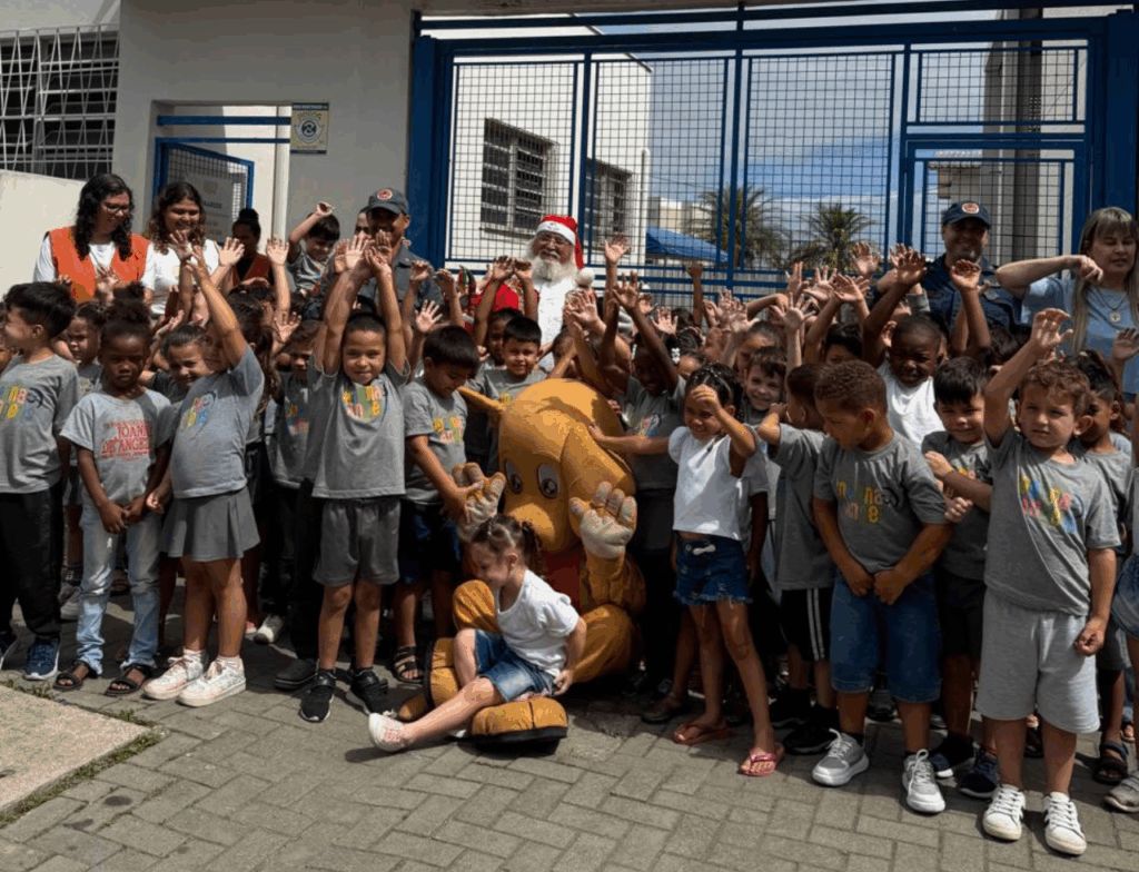 CBMSC entrega brinquedos a mais de 600 crianças em Tubarão