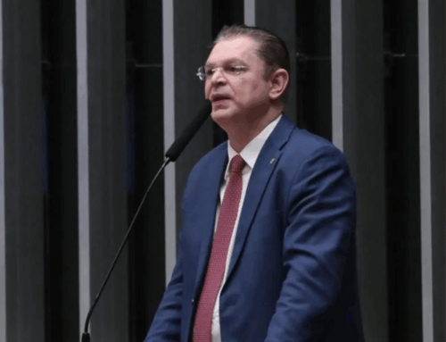 Deputado do PL diz que R$ 400 mil encontrados pela PF são de venda de imóvel