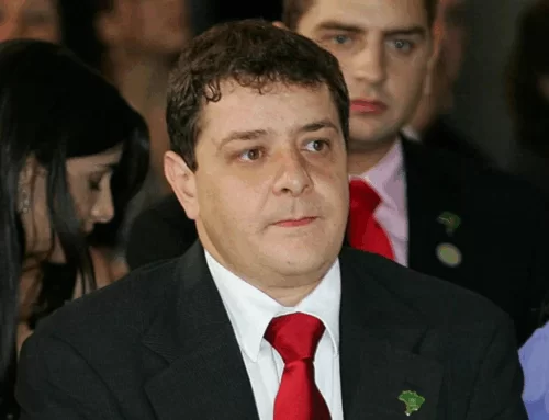 Governo barra convocação de Lulinha e oposição fala em mesada de R$ 300 mil