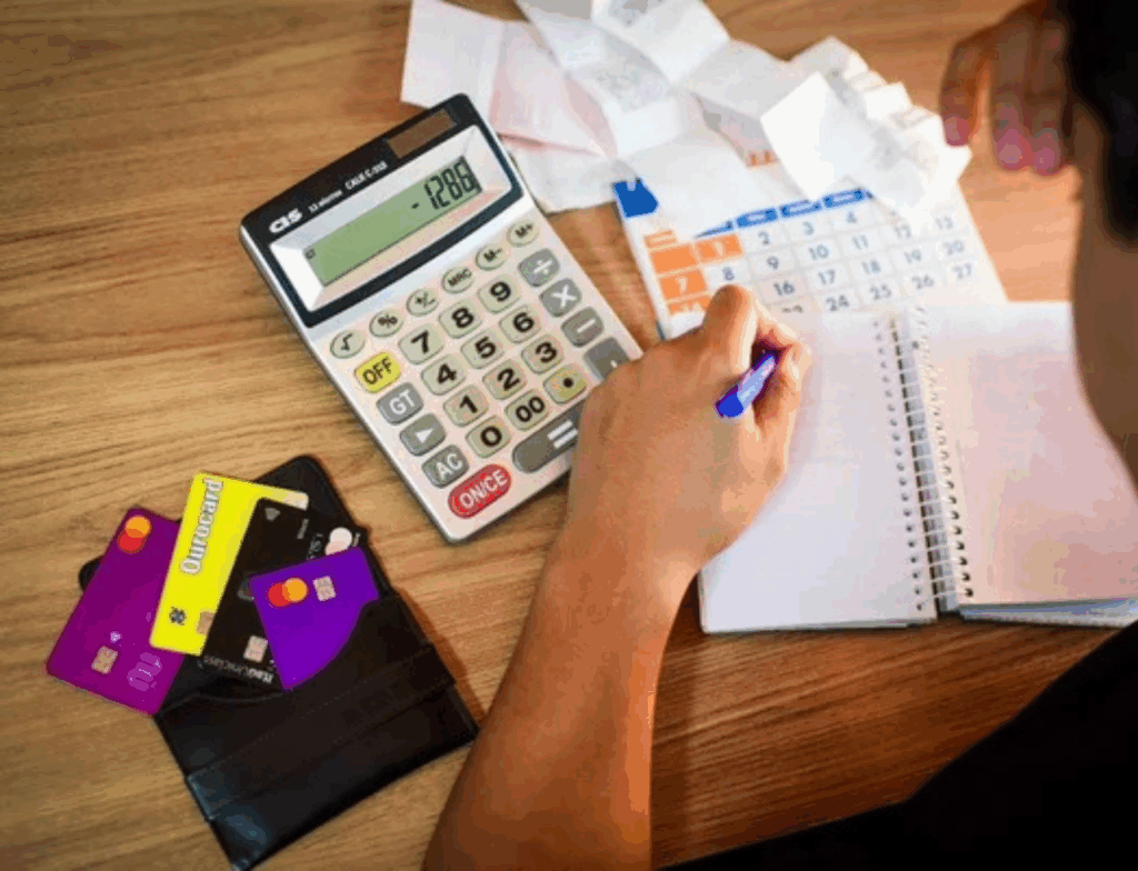 Cartão de crédito vira sustento das famílias e impulsiona endividamento no Brasil. Foto: Divulgação