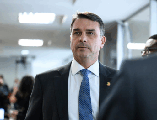 Bolsonaro indica Flávio como candidato à Presidência em 2026