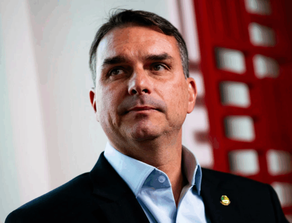 Flávio Bolsonaro afirma que candidatura à Presidência em 2026 é “irreversível”