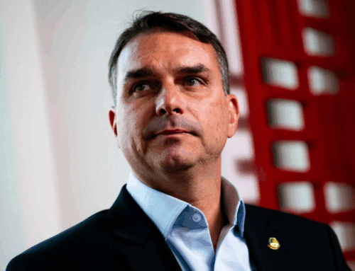 Flávio Bolsonaro afirma que candidatura à Presidência em 2026 é “irreversível”