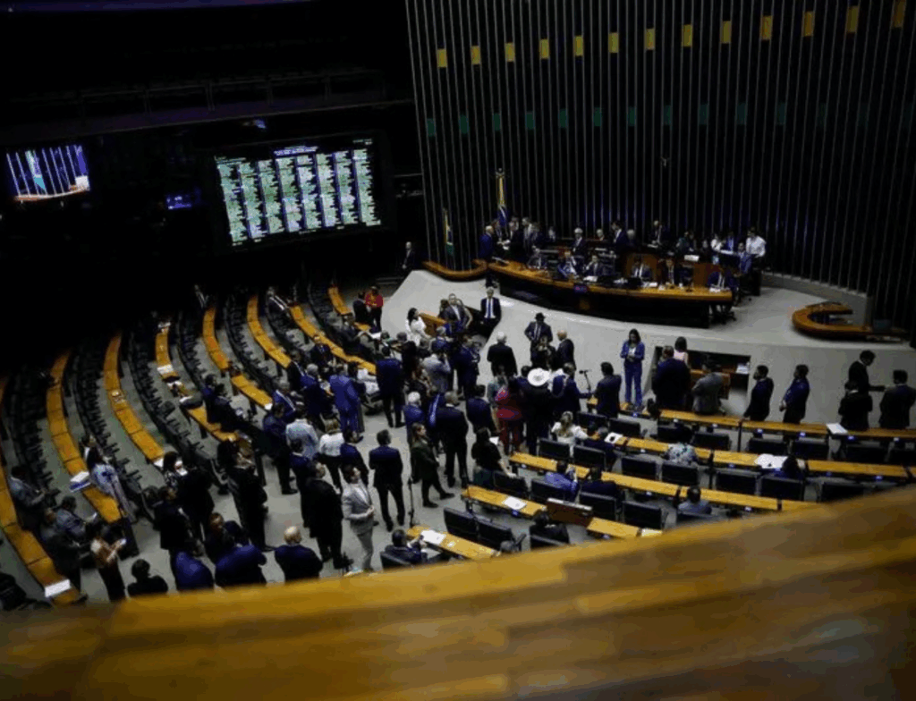 Câmara aprova projeto que reduz penas do 8 de Janeiro e texto segue para o Senado. Foto: Divulgação/Reuters