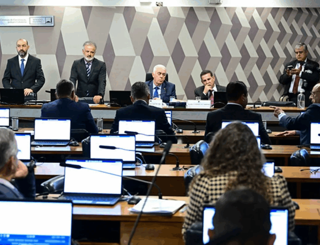 CCJ do Senado aprova PEC que reduz jornada semanal para até 36 horas