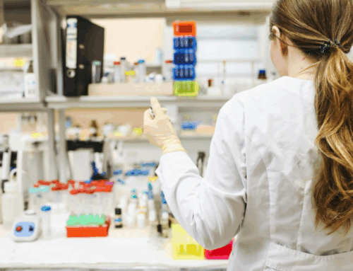 Pesquisa e prevenção mudam cenário do HIV em SC, mas alerta permanece