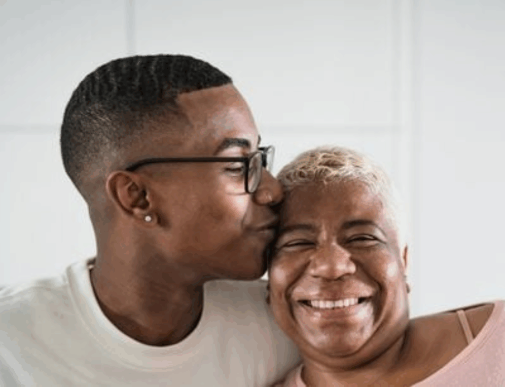 Advogada espanhola expõe rompimento com pais e debate laços familiares