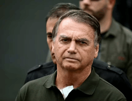 Defesa confirma duas hérnias e pede cirurgia urgente para Bolsonaro