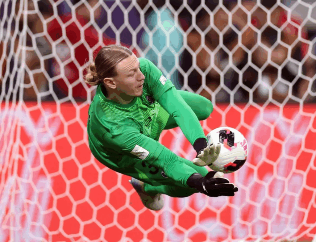 PSG confirma fratura na mão de Safonov após final contra o Flamengo. Foto: Divulgação/FIFA