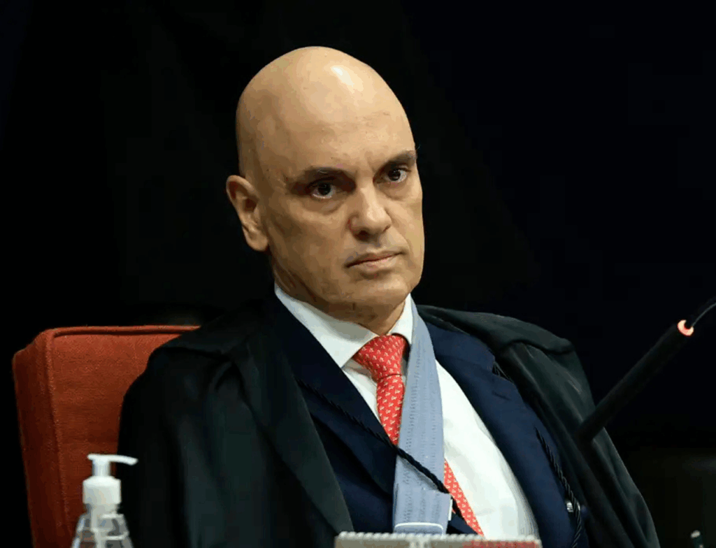 Moraes autoriza Bolsonaro a sair da prisão para cirurgia em Brasília