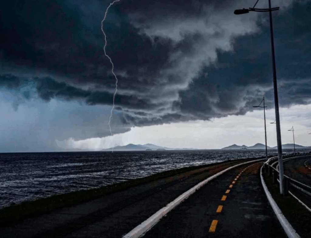 Calor intenso e temporais elevam risco de alagamentos em SC nesta quarta