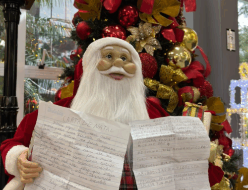 Coorsel entrega presentes a crianças após ação do Papai Noel da cooperativa