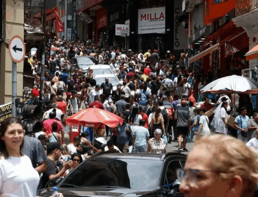 Brasileiros lideram otimismo global para 2026, aponta pesquisa