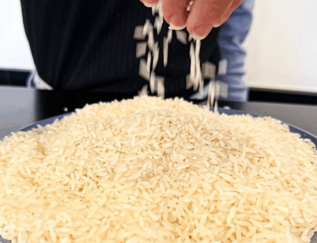 Arroz no banheiro realmente ajuda a evitar mofo e mau cheiro?