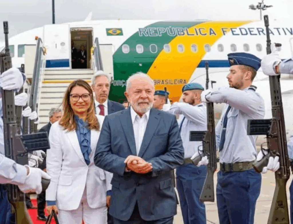 Lula avalia compra de novo avião presidencial após série de incidentes em voos oficiais