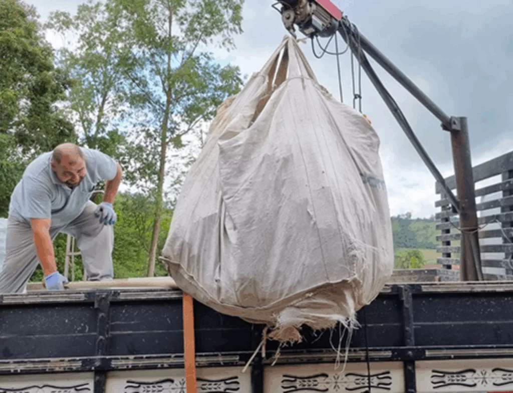 Rio Fortuna encaminha 2,5 toneladas de vidro para reciclagem e reforça orientações ao público