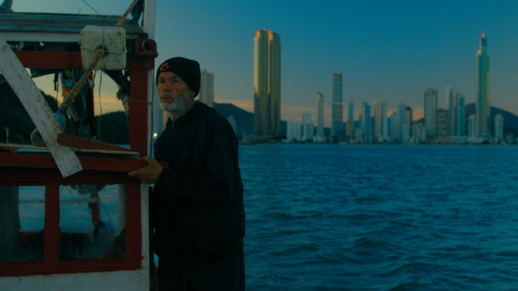 Curta-metragem musical retrata memória pesqueira da Barra em Balneário Camboriú
