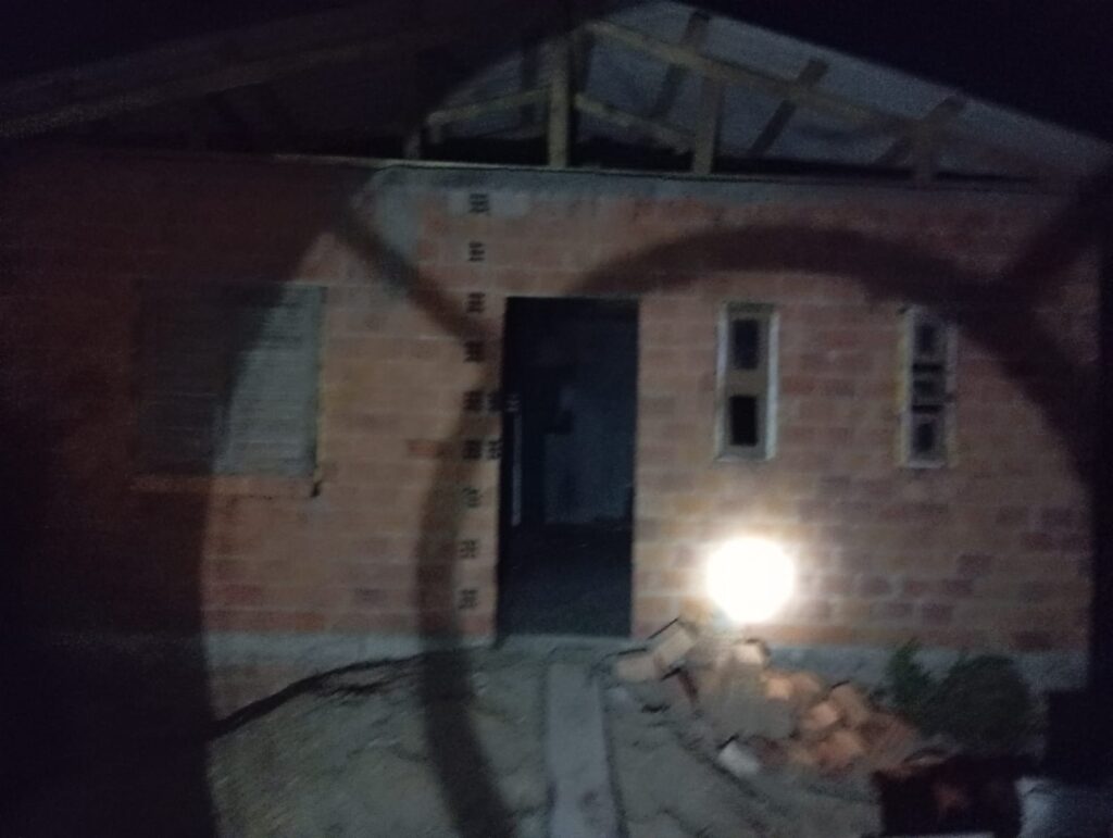 Depósito de madeira é destruído por incêndio em Balneário Gaivota