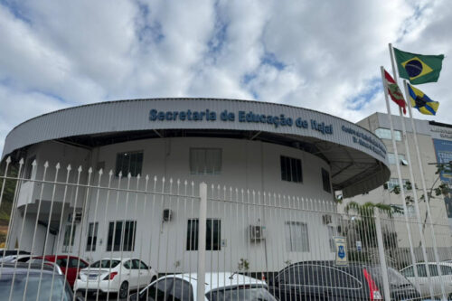 Escolas municipais de Itajaí farão reposição de aulas com atividades impressas