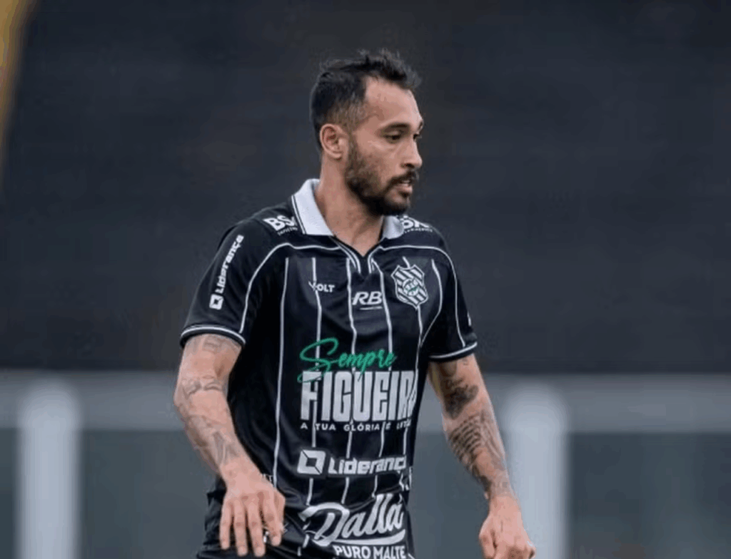 Ex-Figueirense, lateral Iury é anunciado pelo Amazonas para 2026