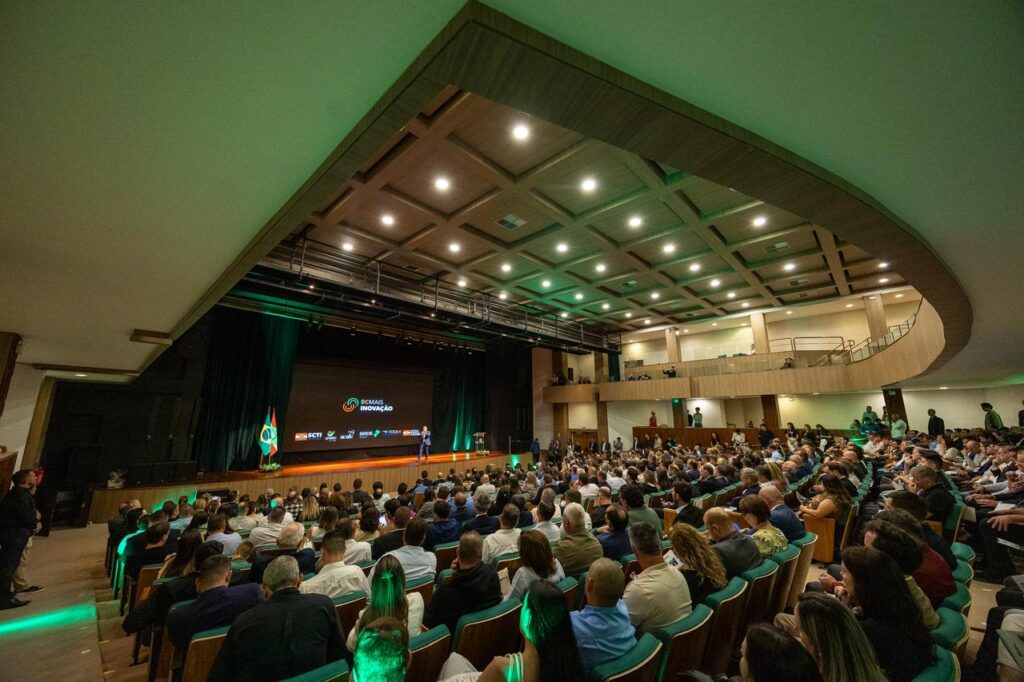 Florianópolis recebe selo estadual por inovação e gestão tecnológica