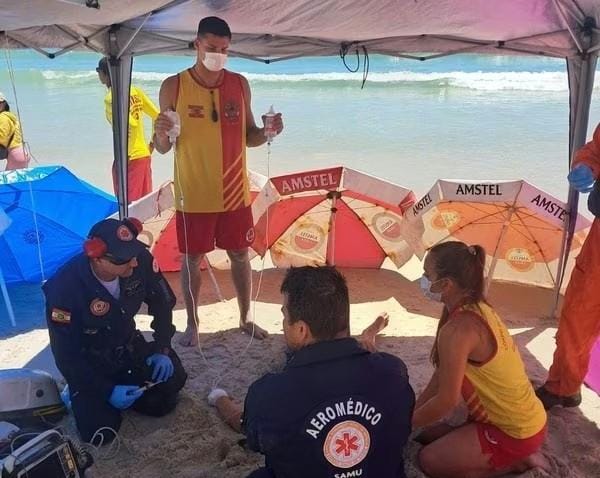 Turista chinês morre após mal-estar no mar na Praia dos Ingleses