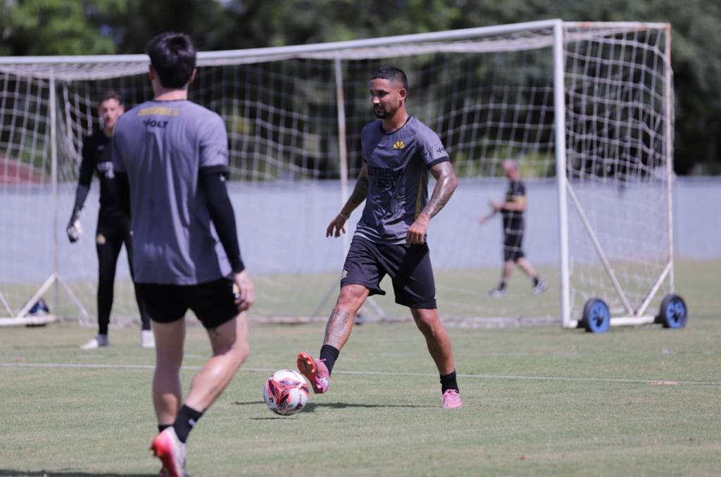 Fim de semana de treinamento intenso na pré-temporada do Criciúma