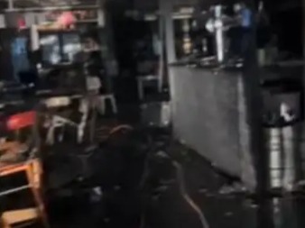 Incêndio atinge praça de alimentação no bairro Pagani, em Palhoça