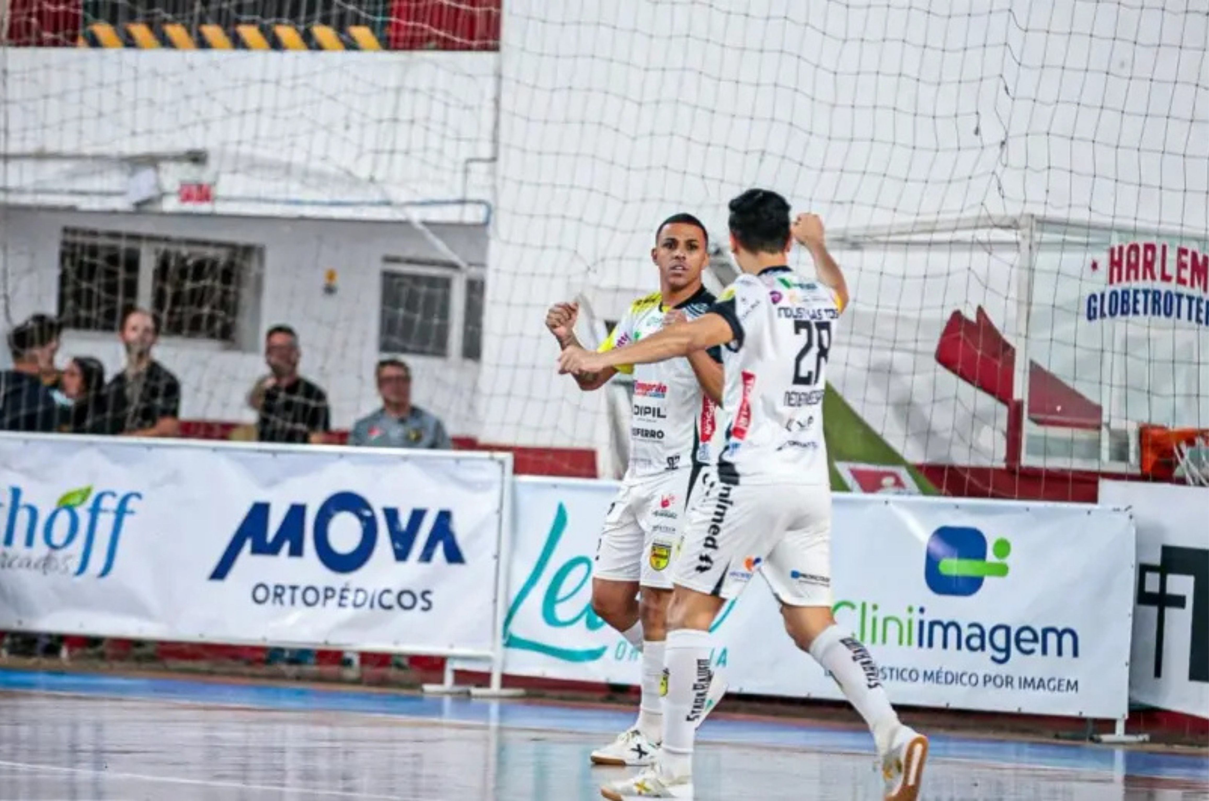 Jaraguá derrota Criciúma e abre vantagem na semifinal da Série Ouro