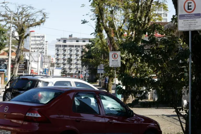 Joinville sanciona lei que autoriza implementação do estacionamento rotativo público