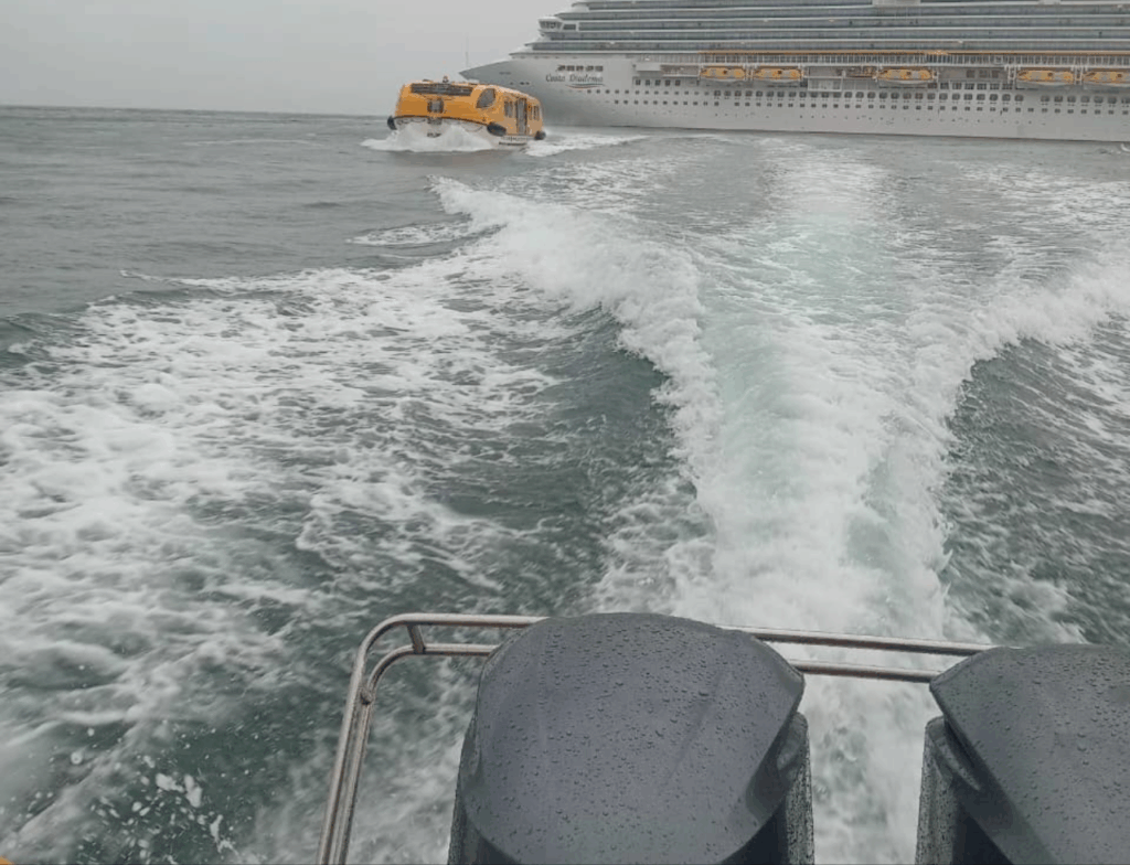 Mulher é resgatada de cruzeiro no Mar Grosso com suspeita de meningite