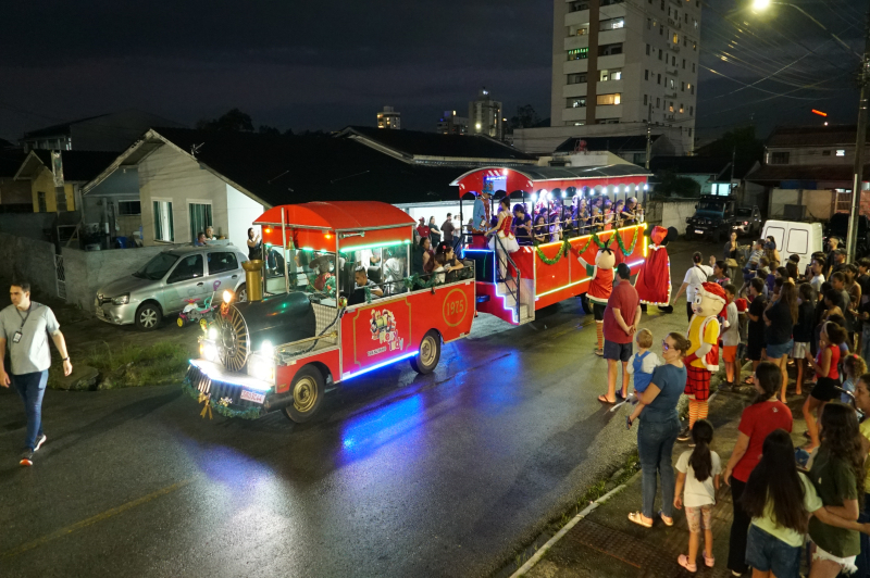 Natal Encanto Itajaí 2025 tem abertura oficial nesta sexta-feira no Centro